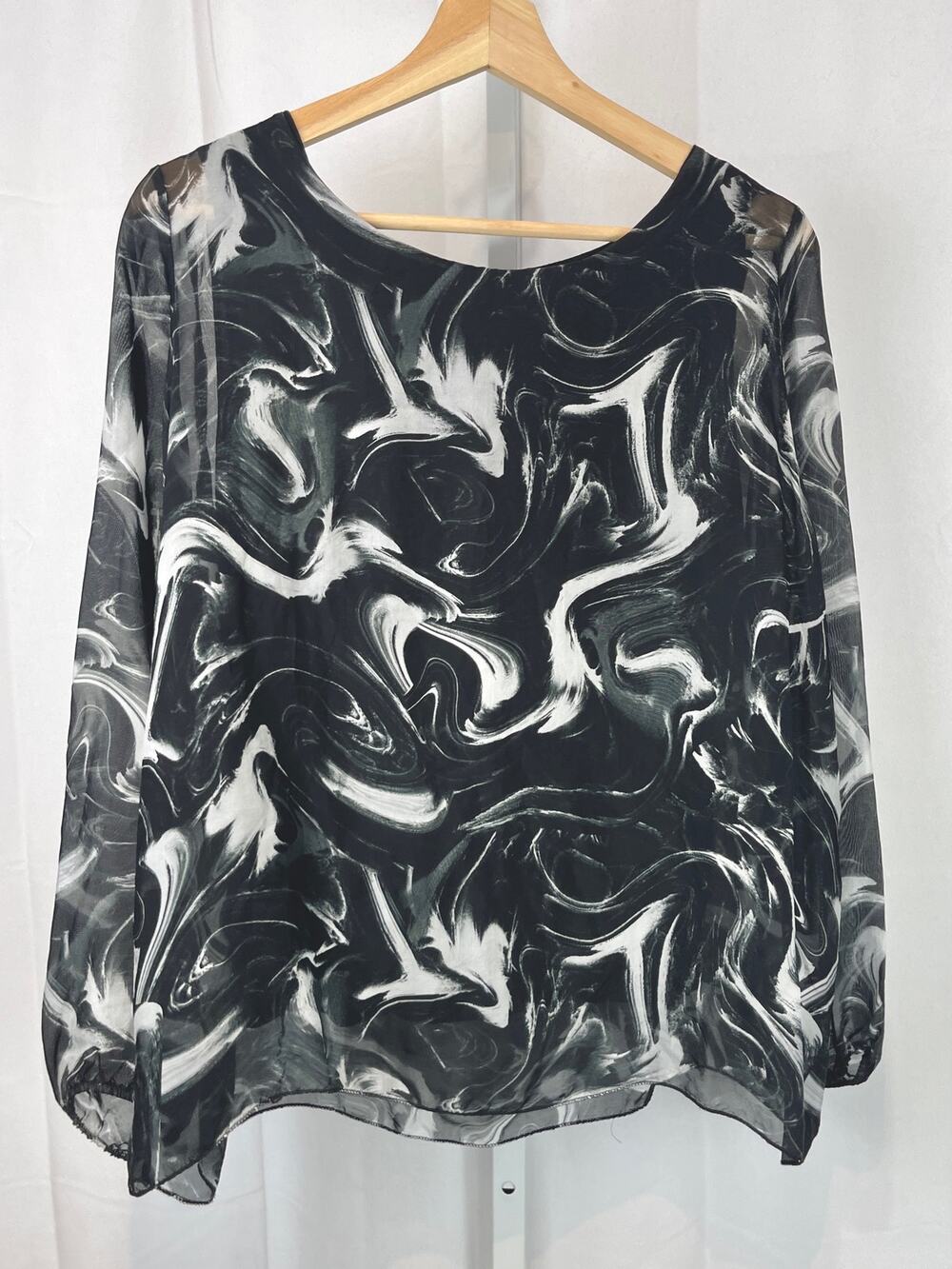 TEMPO PARIS Italy Abstract Silk Top Sheer Long Sleeve Lined Black White Size S M